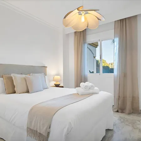 Ivory Banus - Luxury & Prime Location Apartment Marbella