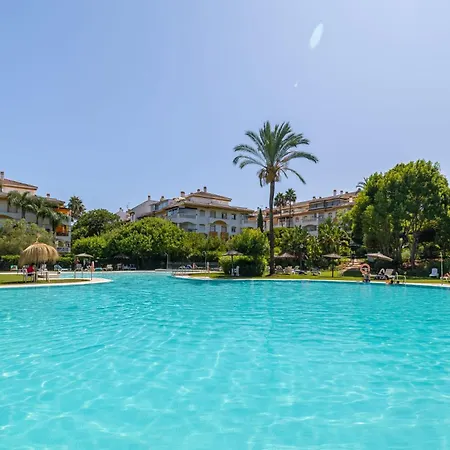 Ivory Banus - Luxury & Prime Location Lejlighed *
